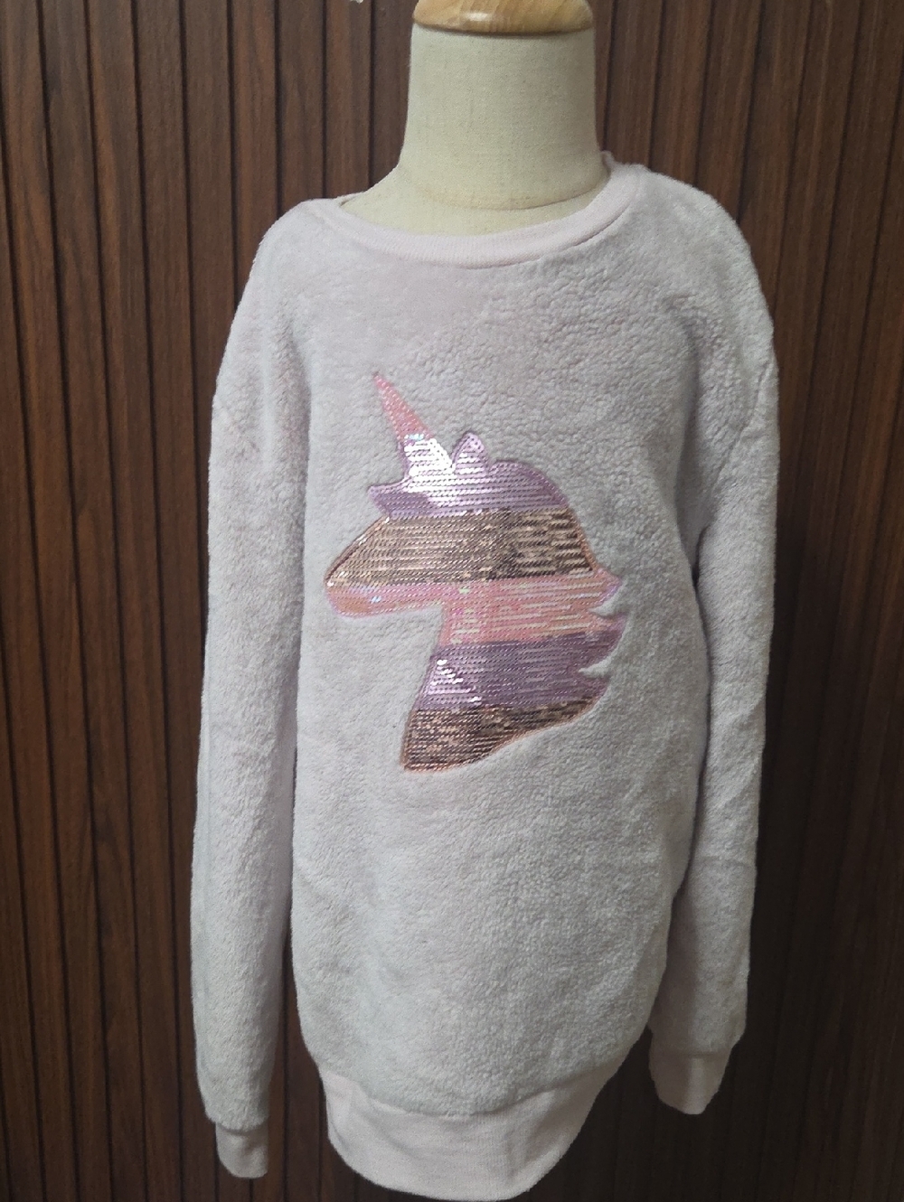 Epic Threads Girls Pink Fuzzy Crewneck Sweatshirt Size M Cozy Soft Pullover.